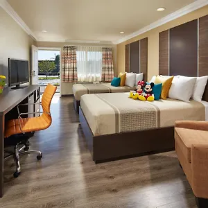 2* Motel Eden Roc & Near The Maingate